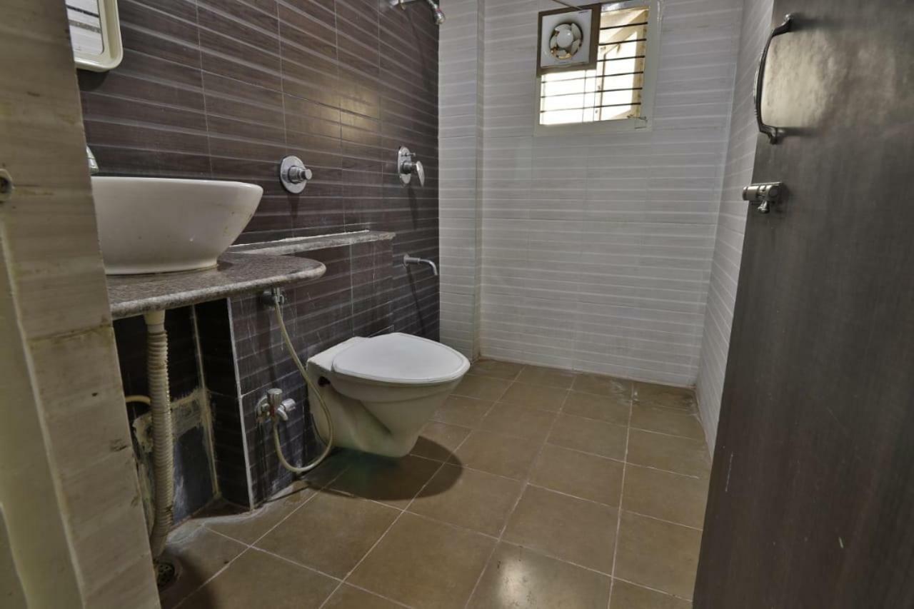 Hôtel Vijaya Lakshmi Residency à Bangalore Extérieur photo