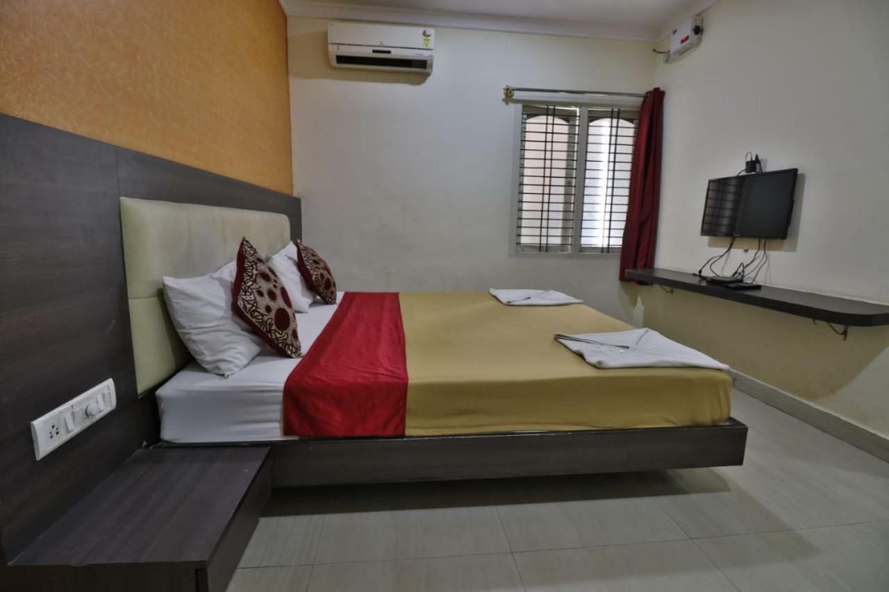 Hôtel Vijaya Lakshmi Residency à Bangalore Extérieur photo